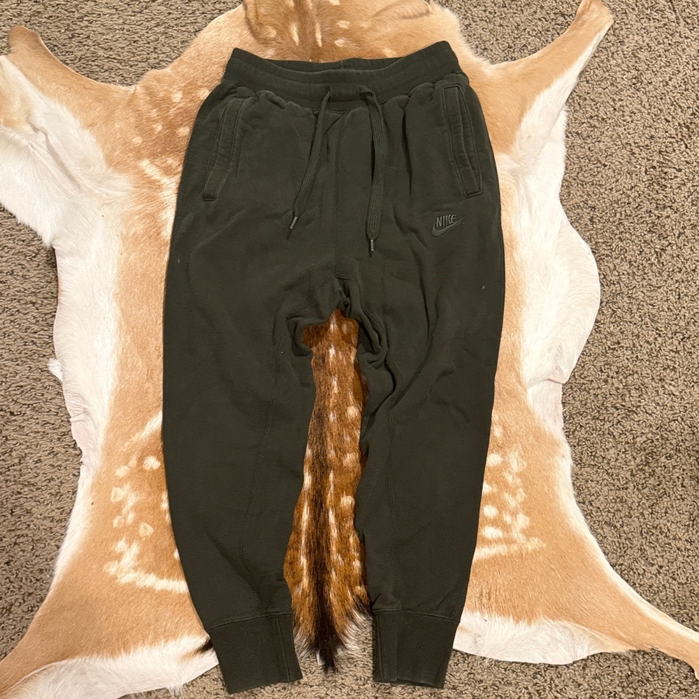 Nike Men's Olive Green Joggers